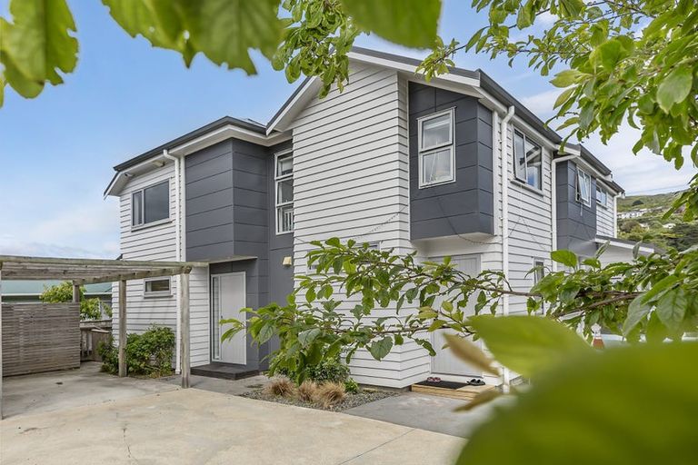 Photo of property in 23e Hinau Street, Tawa, Wellington, 5028