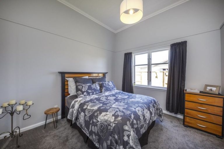 Photo of property in 102 Ferguson Street, West End, Palmerston North, 4412