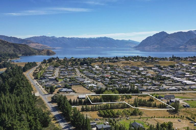 Photo of property in 8 Cemetery Road, Lake Hawea, Wanaka, 9382