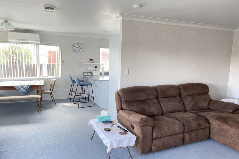 Photo of property in 8b Garden Terrace, Pukekohe, 2120