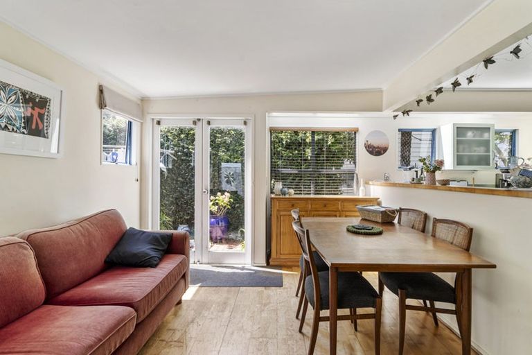 Photo of property in 2/34 Seabreeze Road, Narrow Neck, Auckland, 0624