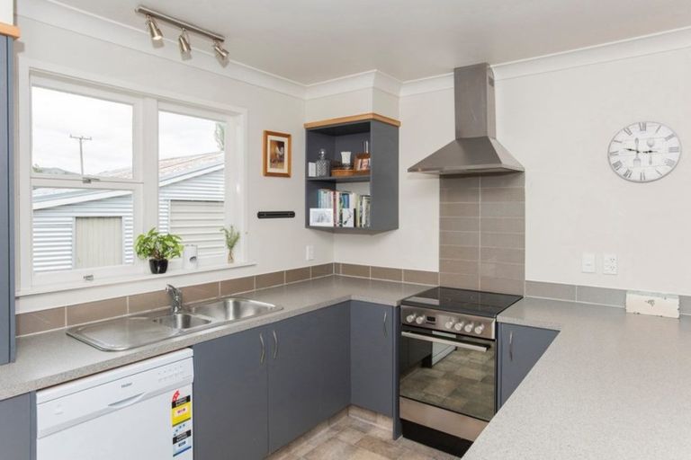 Photo of property in 35 Royd Road West, Makauri, Gisborne, 4071