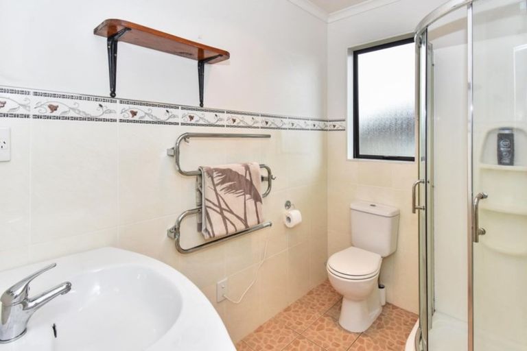 Photo of property in 55 Saralee Drive, Manurewa, Auckland, 2105