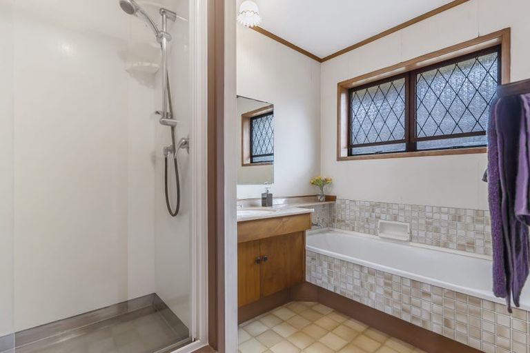 Photo of property in 75 Dalwhinnie Parade, Highland Park, Auckland, 2010