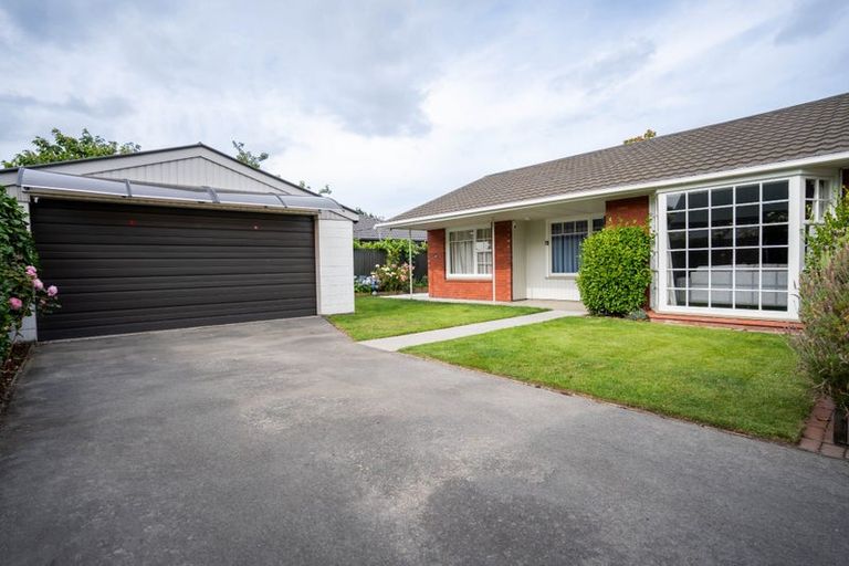 Photo of property in 2/28 Rosedale Place, Avonhead, Christchurch, 8042