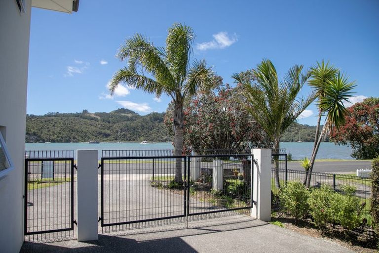Photo of property in 25 Robinson Road, Whitianga, 3510