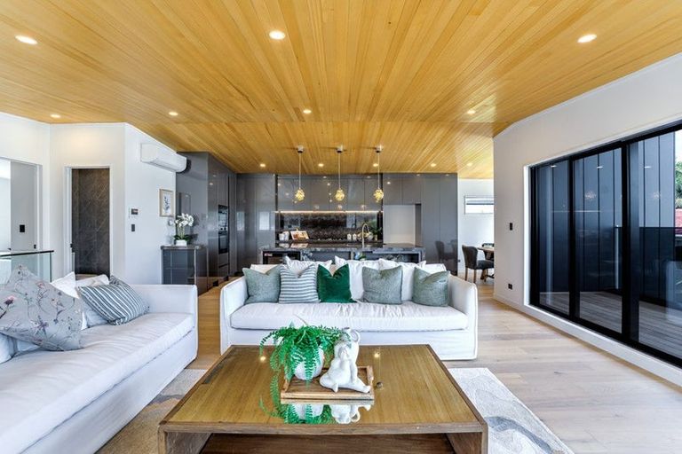 Photo of property in 3b Pine Ridge Terrace, Waikanae Beach, Waikanae, 5036