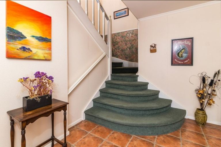 Photo of property in 4 Shera Street, Acacia Bay, Taupo, 3330