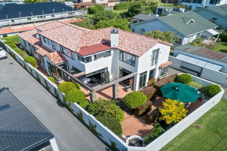 Photo of property in 7 Frieston Road, Milford, Auckland, 0620