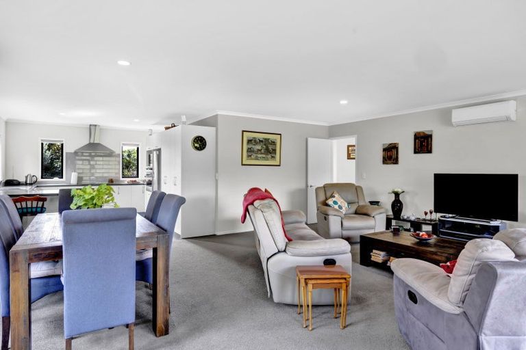 Photo of property in 120 Pohutukawa Place, Waiwhakaiho, New Plymouth, 4312