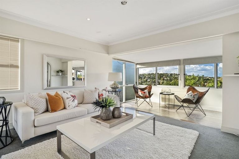 Photo of property in 10 Robin Lane, Browns Bay, Auckland, 0630