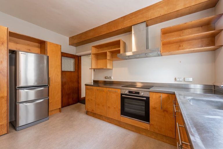 Photo of property in Ionian Flats, 123-125 Brougham Street, Mount Victoria, Wellington, 6011