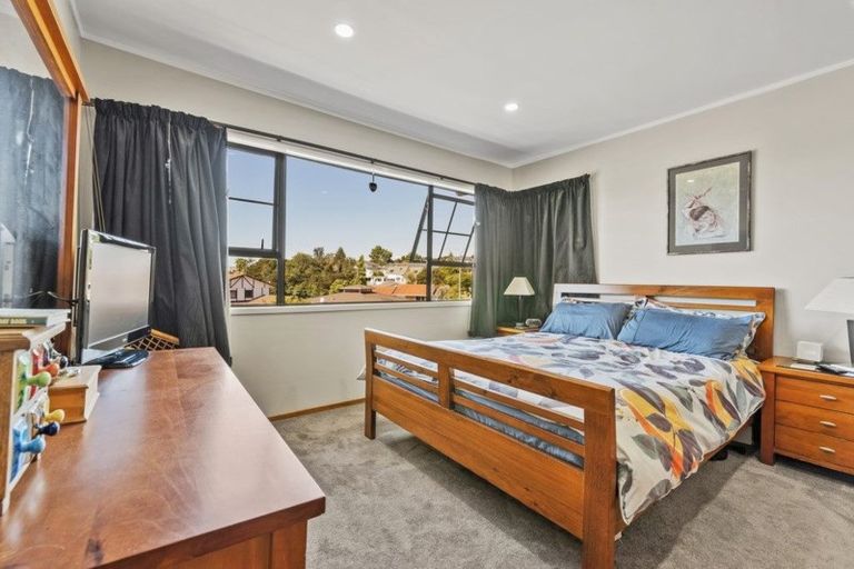 Photo of property in 201 Chelsea View Drive, Chatswood, Auckland, 0626