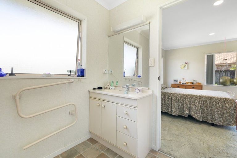 Photo of property in 4 Grevillea Place, Mount Maunganui, 3116