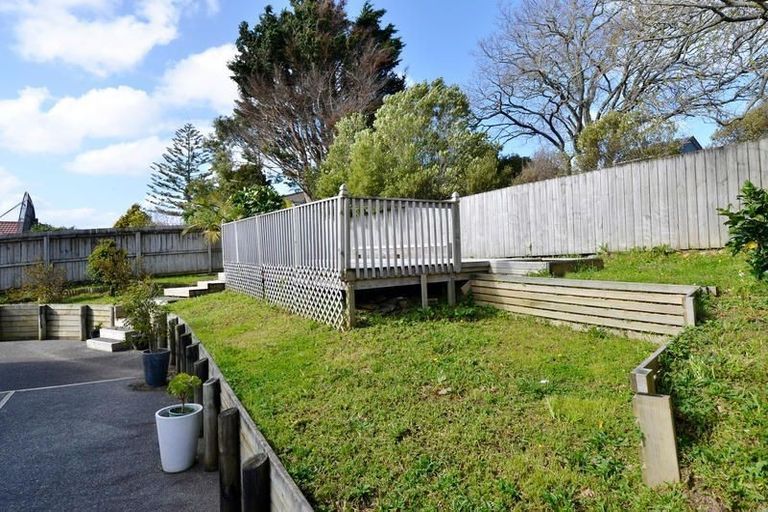 Photo of property in 53 Nimstedt Avenue, Oteha, Auckland, 0632