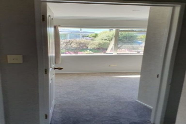 Photo of property in 1/2 Doment Crescent, Orewa, 0931