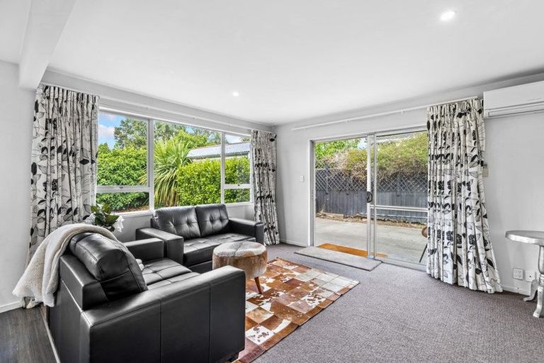 Photo of property in 2/1 Delaware Crescent, Russley, Christchurch, 8042