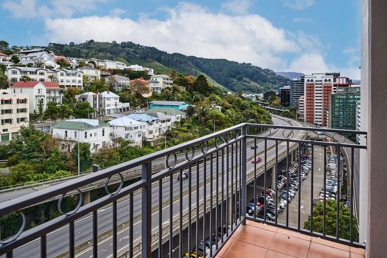 Photo of property in Atrium Towers, 8f/154 The Terrace, Wellington Central, Wellington, 6011