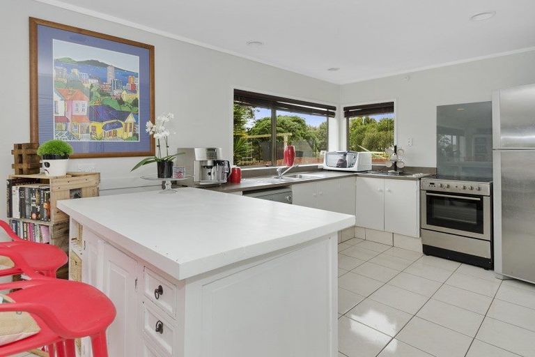 Photo of property in 25 Bluewater Place, Wattle Downs, Auckland, 2103