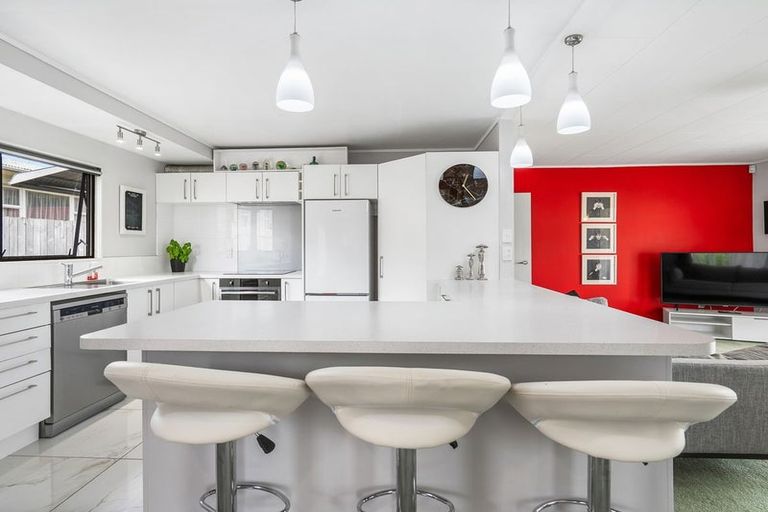 Photo of property in 12 Third Avenue, Avenues, Whangarei, 0110