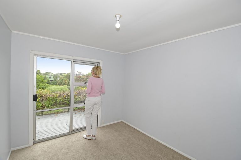 Photo of property in 37 Totara Road, Leigh, 0985