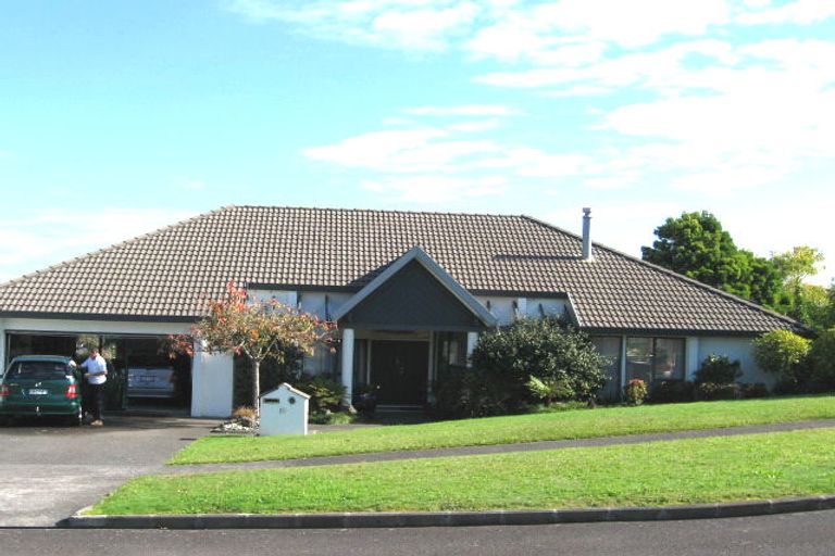 Photo of property in 19 Sharples Place, Somerville, Auckland, 2014