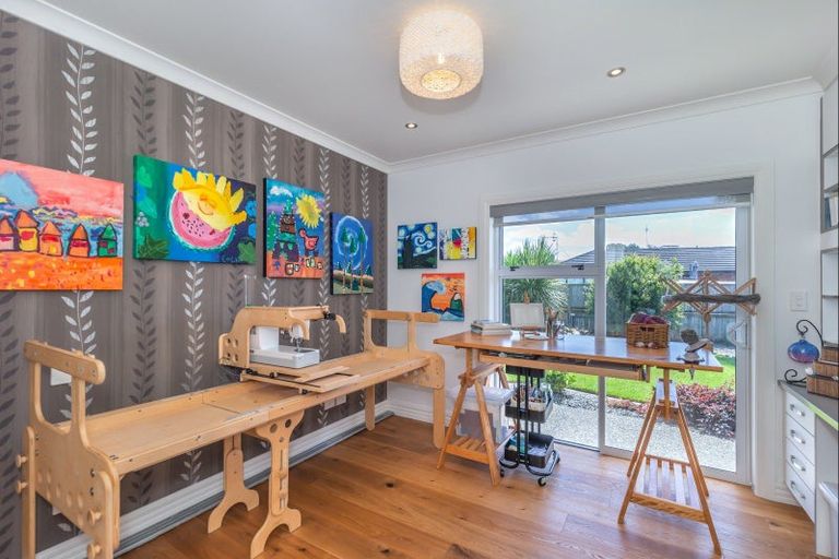 Photo of property in 15 Okarito Avenue, Levin, 5510