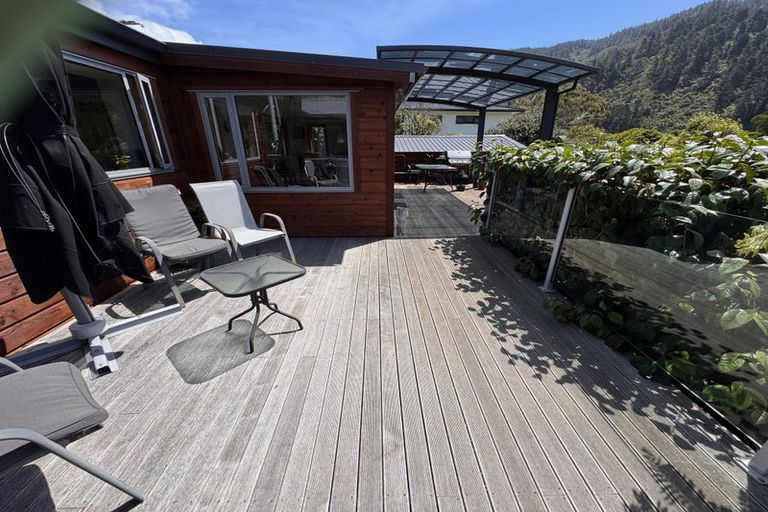 Photo of property in 19 Mccormicks Road, Whatamango Bay, Picton, 7281