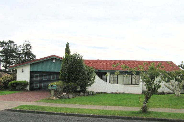 Photo of property in 23 Sunnyview Avenue, Shelly Park, Auckland, 2014
