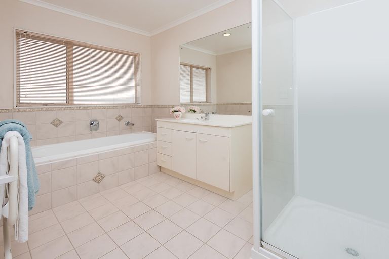 Photo of property in 3 Belsera Court, Northpark, Auckland, 2013