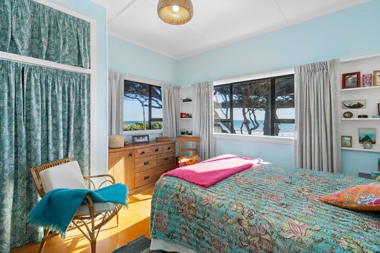 Photo of property in 136 The Parade, Paekakariki, 5034