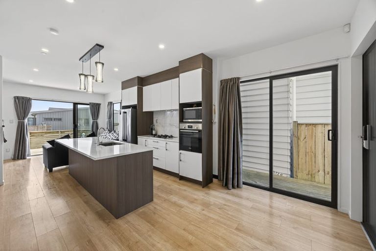 Photo of property in 46 Parahau Road, Papakura, 2110