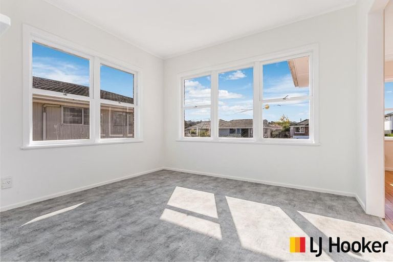 Photo of property in 1 Lynmore Drive, Hillpark, Auckland, 2102