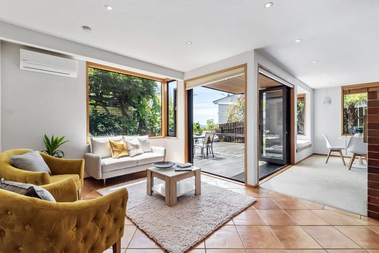 Photo of property in 3 Mizpah Road, Waiake, Auckland, 0630