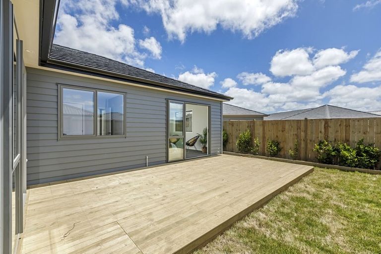 Photo of property in 26 Vinistra Road, Kumeu, 0810