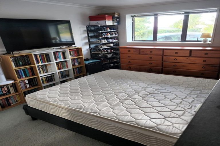 Photo of property in 6 Hume Drive, Hillcrest, Auckland, 0627