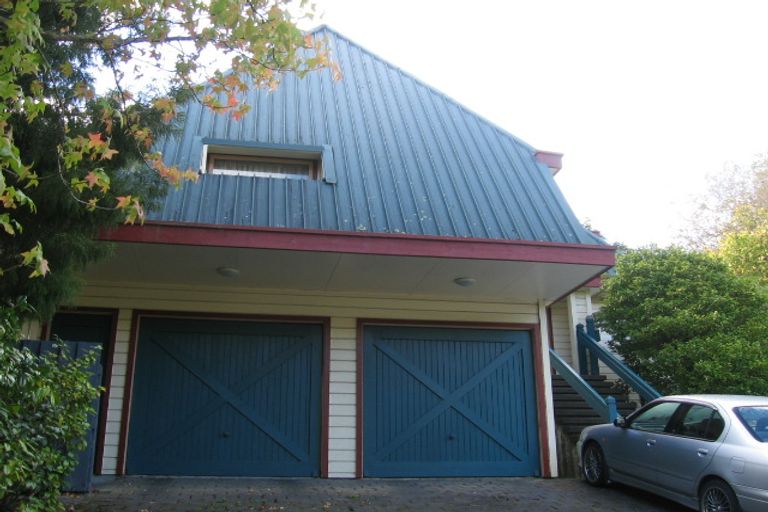 Photo of property in 73 Chatsworth Road, Silverstream, Upper Hutt, 5019