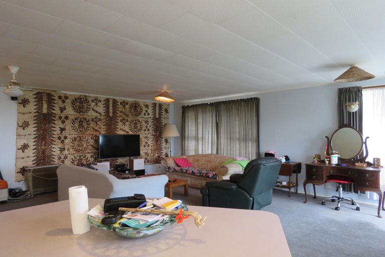 Photo of property in 16 Stratford Drive, Cable Bay, 0420