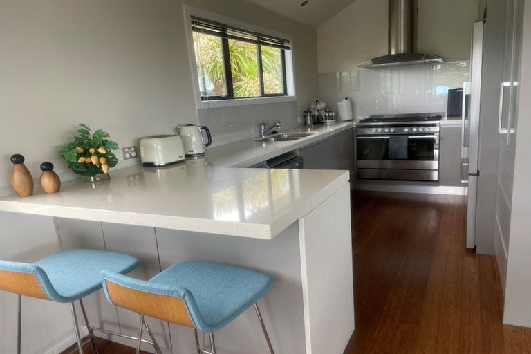 Photo of property in 1/46 Masterton Road, Rothesay Bay, Auckland, 0630