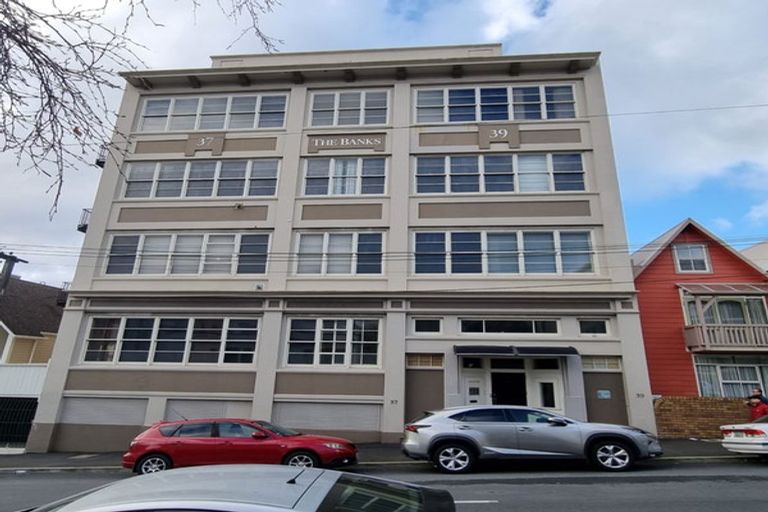 Photo of property in 5/37 Majoribanks Street, Mount Victoria, Wellington, 6011