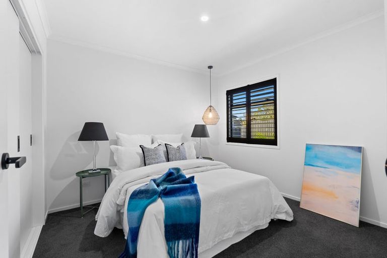 Photo of property in 27a Lillian Place, Orewa, 0931