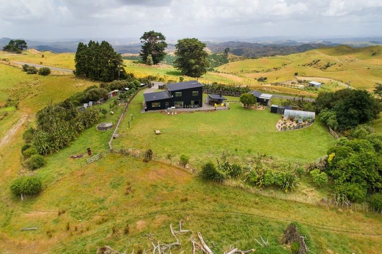 Photo of property in 407 Mount Curl Road, Hunterville, 4784