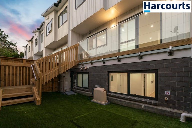 Photo of property in 1/7 Glen Road, Ranui, Auckland, 0612