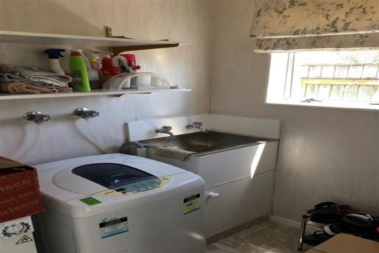 Photo of property in 93 Hillcrest Drive, Kelvin Grove, Palmerston North, 4414