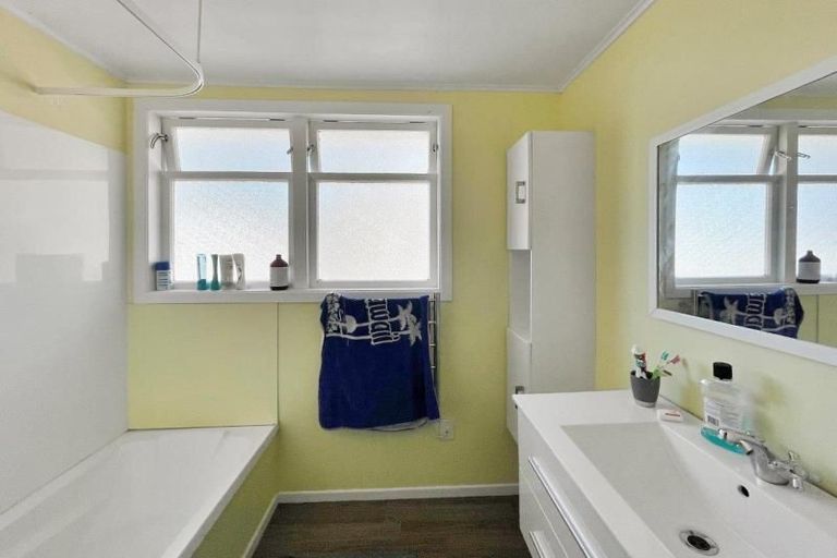 Photo of property in 21 Norrie Street, Bader, Hamilton, 3206