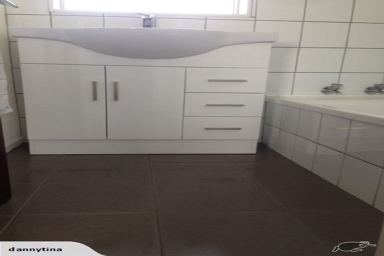 Photo of property in 42 Acacia Street, Kelvin Grove, Palmerston North, 4414