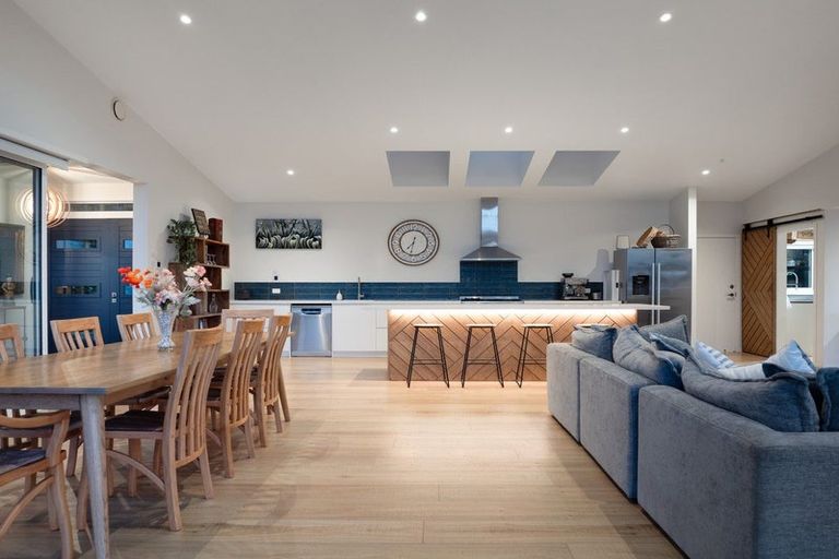 Photo of property in 37 Pahoia Beach Road, Whakamarama, Tauranga, 3172