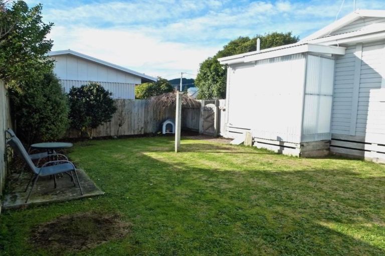 Photo of property in 10 Parakai Street, Paraparaumu, 5032