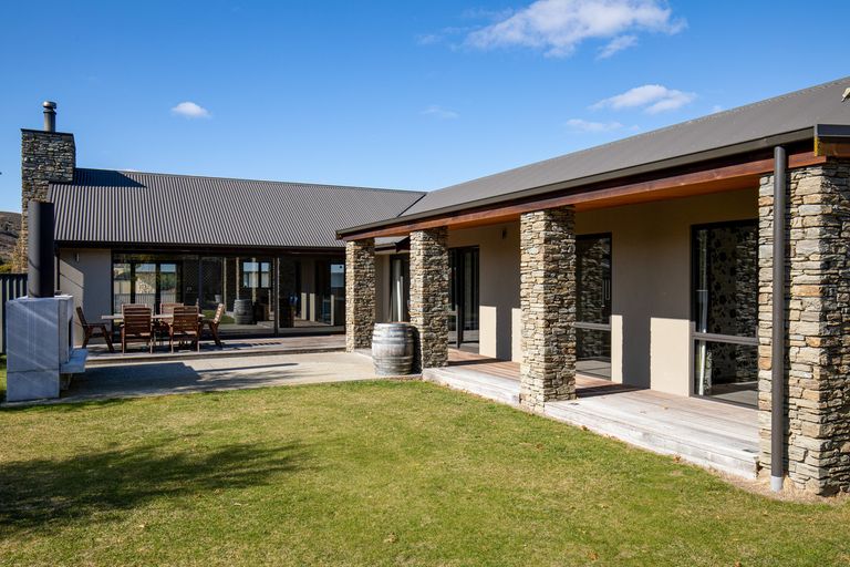 Photo of property in 10 Elizabeth Place, Clyde, 9330