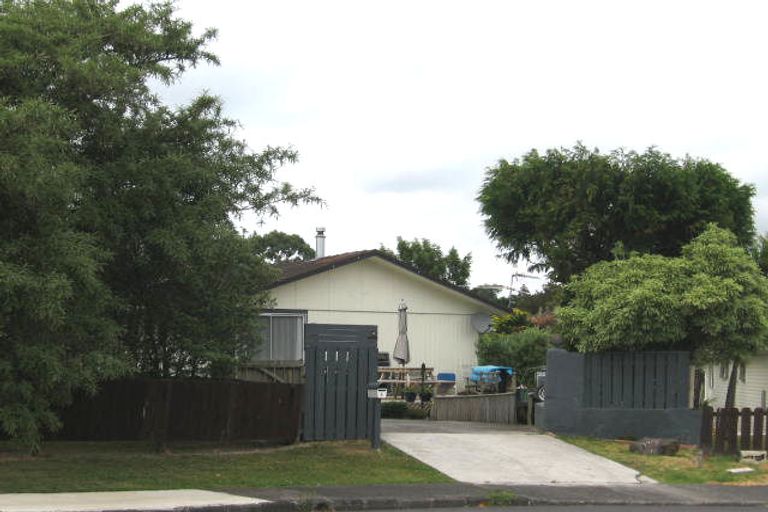 Photo of property in 6 Papa Place, Birkdale, Auckland, 0626